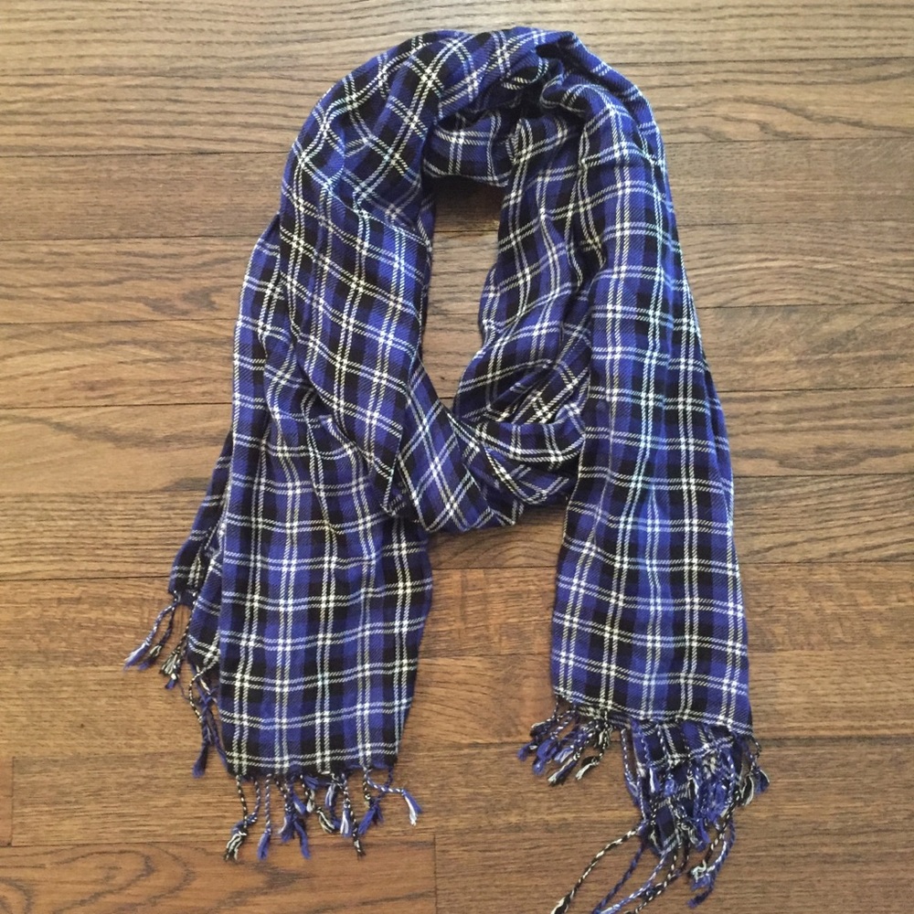Gap blue & black plaid scarf